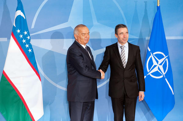 Президент Узбекистана Ислам Каримов и генсек НАТО Андерс Фог Расмуссен, 2014 год
